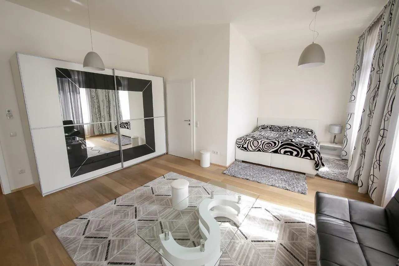 Rennweg 1 by Nikolax Apartament Wiedeń 0*,  Austria
